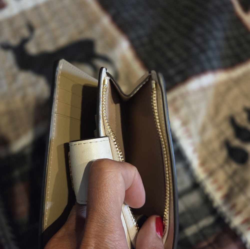 Coach Tan and Cream Wallet - Picture 6 of 6